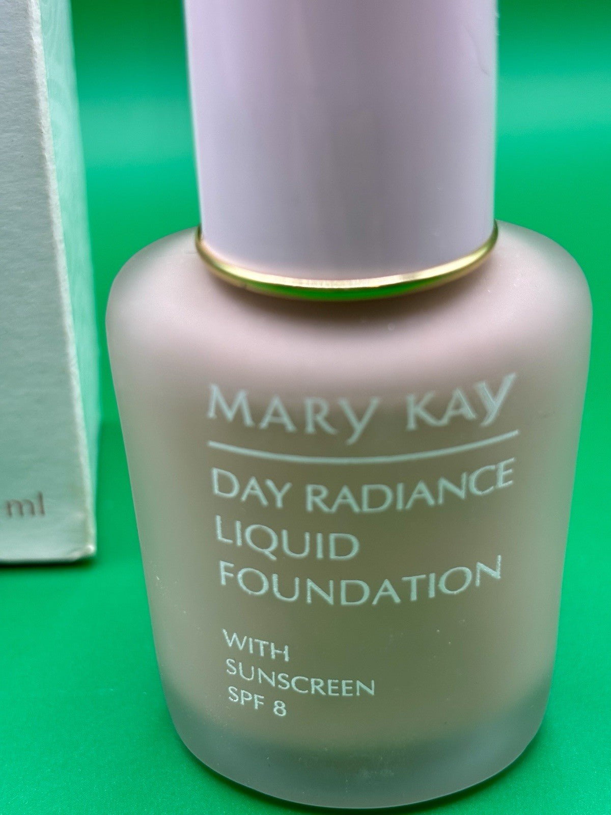 Mary Kay Liquid Foundation SOFT IVORY SPF 8 Face Makeup - Radiance & Coverage