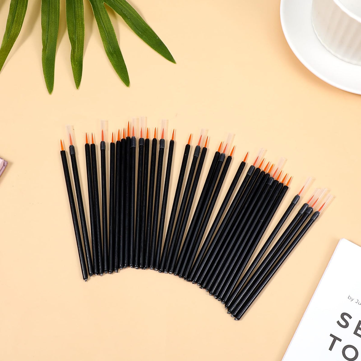 Disposable Eyeliner Brush Set Fine Point Cosmetic Applicators 150 pcs