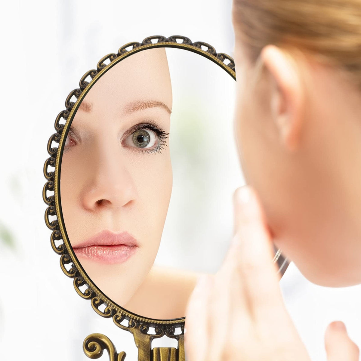 Vintage Foldable Handheld Mirror - Metal Makeup & Travel Mirror, Oval, Coffee
