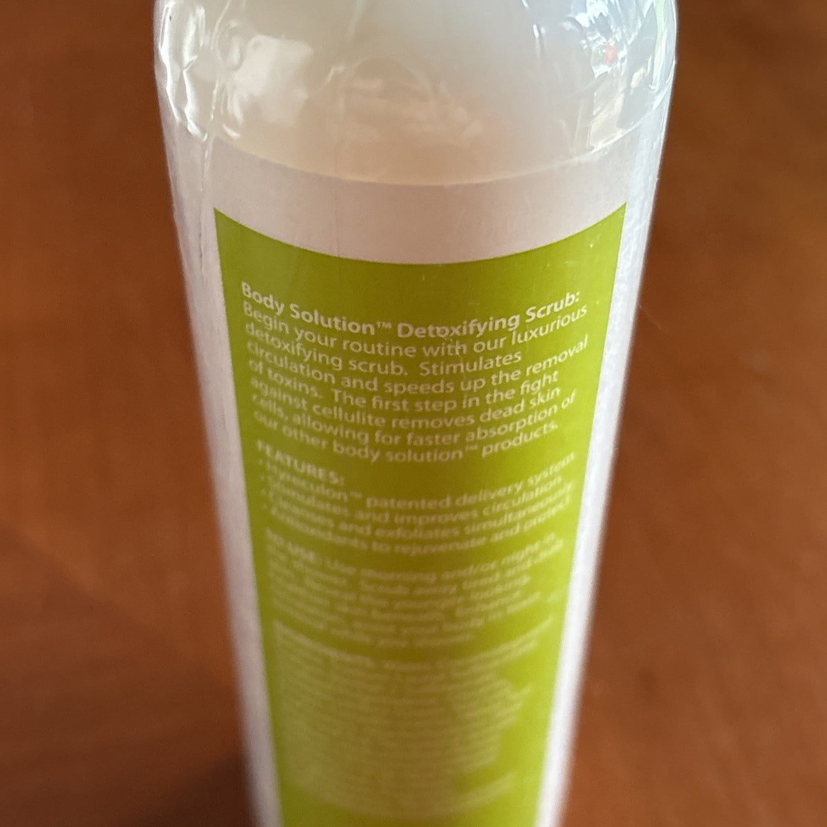 HD Skin Care Body Solution Detoxifying Scrub - 8 Fl. Oz