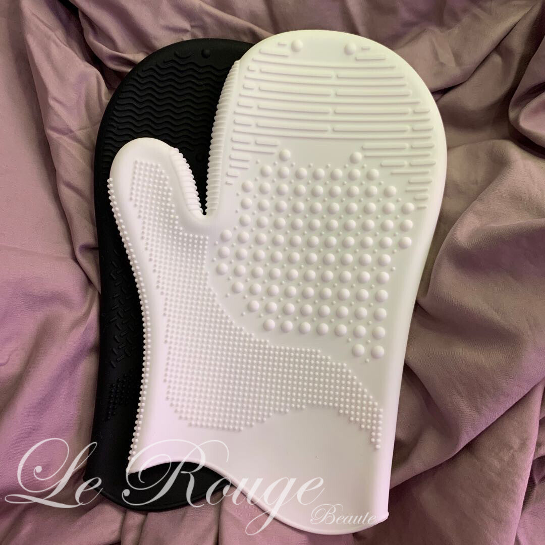 Silicone Makeup Brush Cleaner Glove - Cosmetic Brush Scrubber Tool for Face and Eye Makeup