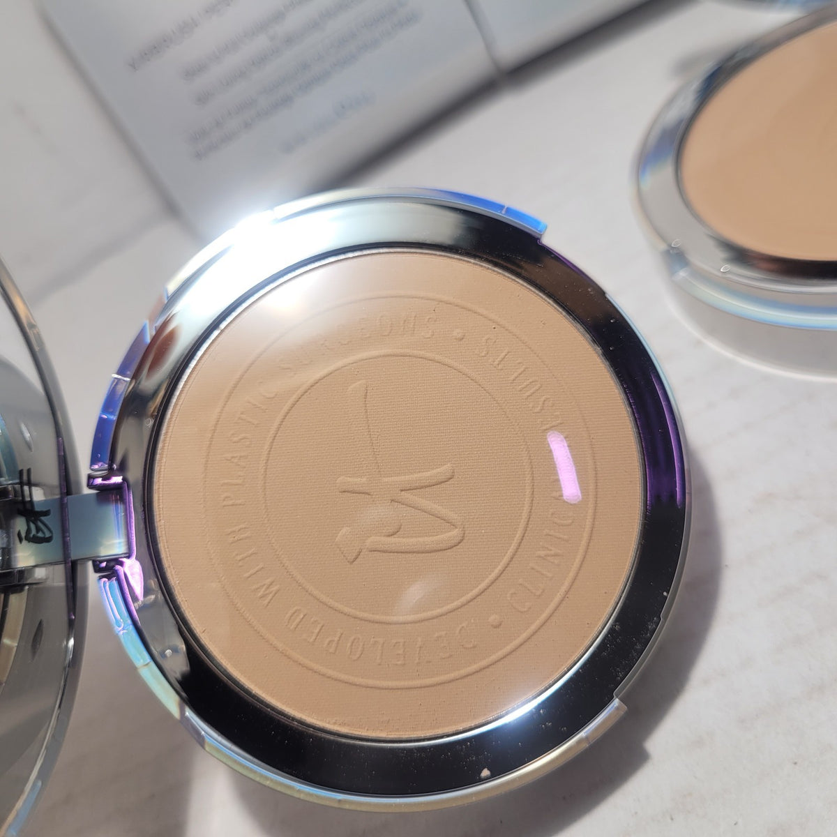 it Cosmetics CC+ Airbrush Finishing Powder Medium - Skin-Perfecting Face Powder