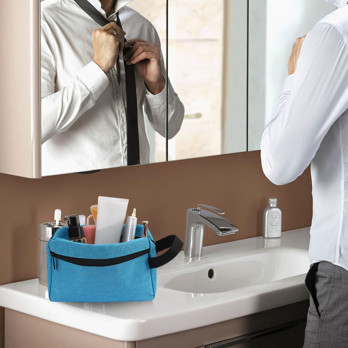 Travel Toiletry Bag for Women and Men, Hanging Cosmetic Organizer, Waterproof Linen Material, Lake Blue