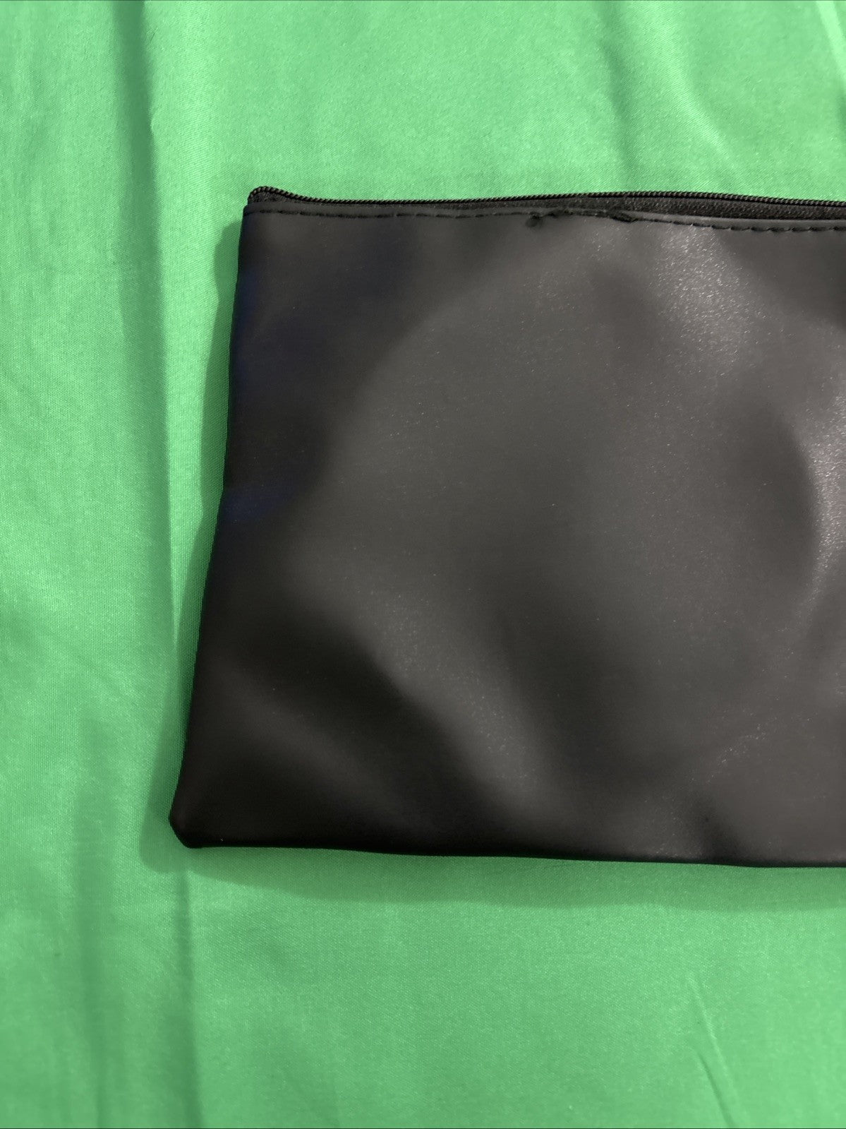 Sassy + Chic Cosmetic Makeup Bag Mama - Black