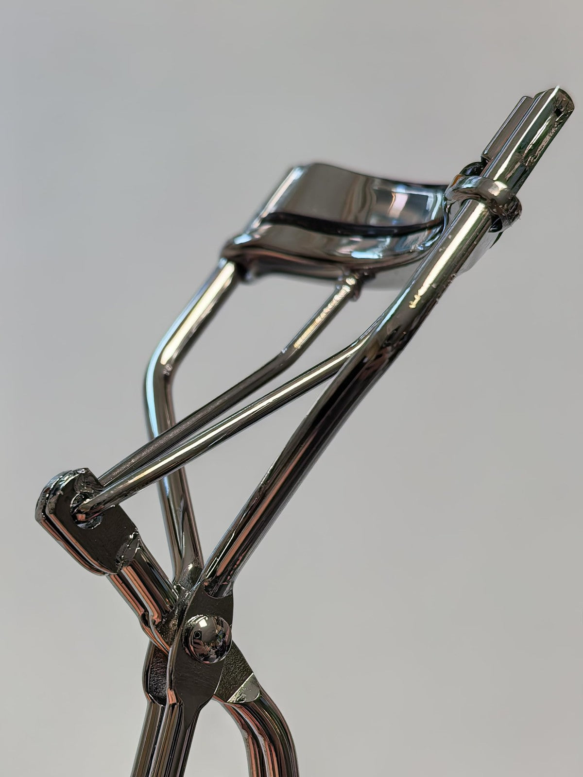 Stainless Steel Eyelash Curler for Natural Lash Curling - Silver