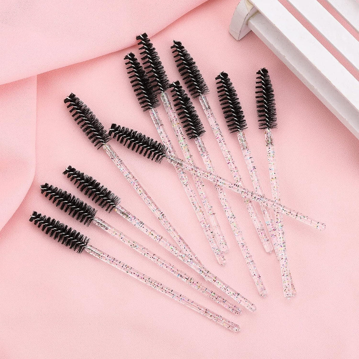 Disposable Eyelash Mascara Brushes Set - 100 Soft Fiber Lash Wands & Applicators