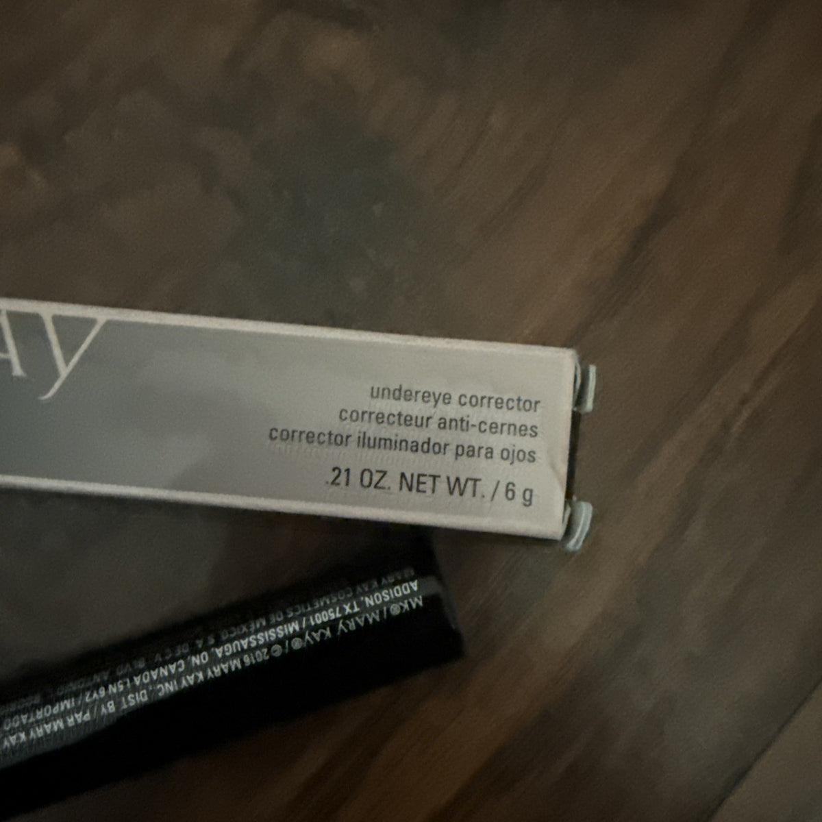 Mary Kay Undereye Corrector - Brightening Concealer for Dark Circles