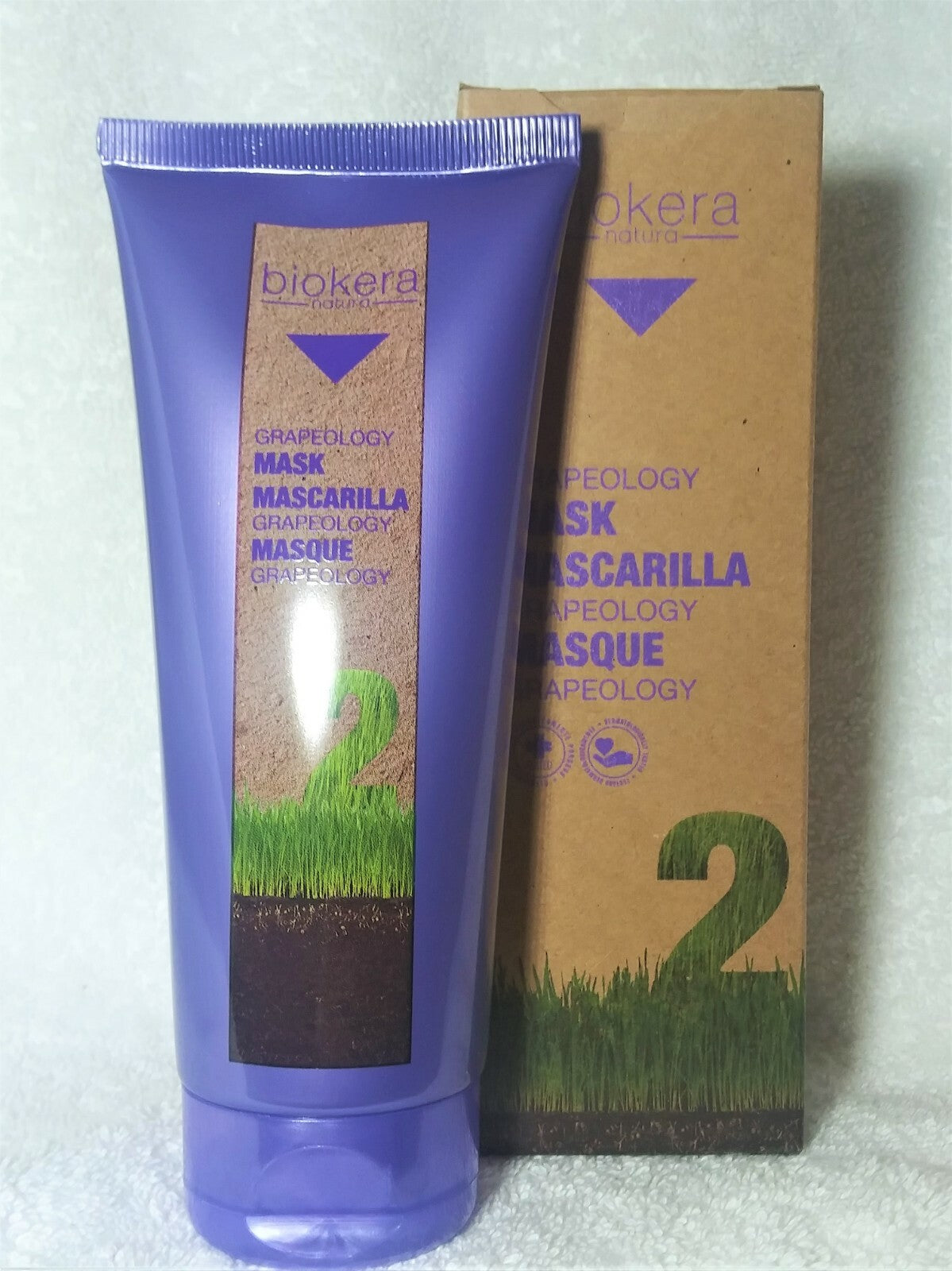 Salerm Grapeology Hair Mask 200ml - Antioxidant Hair Treatment for Strength & Softness