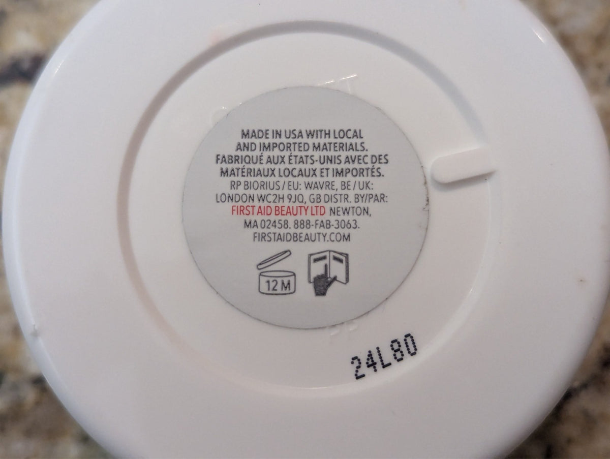 First Aid Beauty Facial Radiance Pads For Sensitive Skin 28