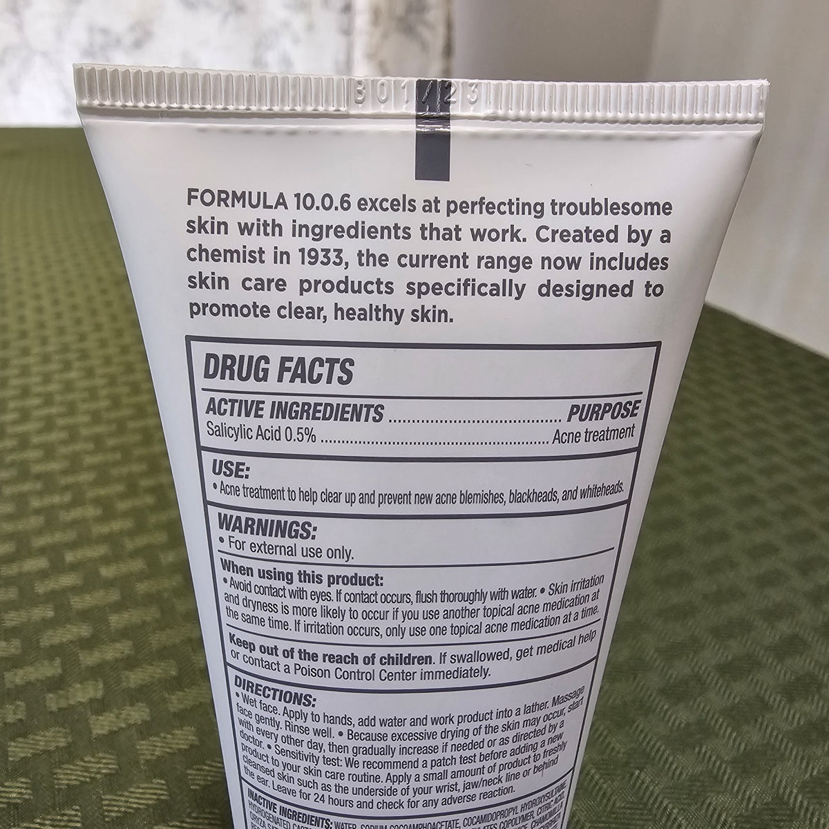 Acne-Fighting Face Wash & Exfoliating Scrub - Gentle Daily Cleanser