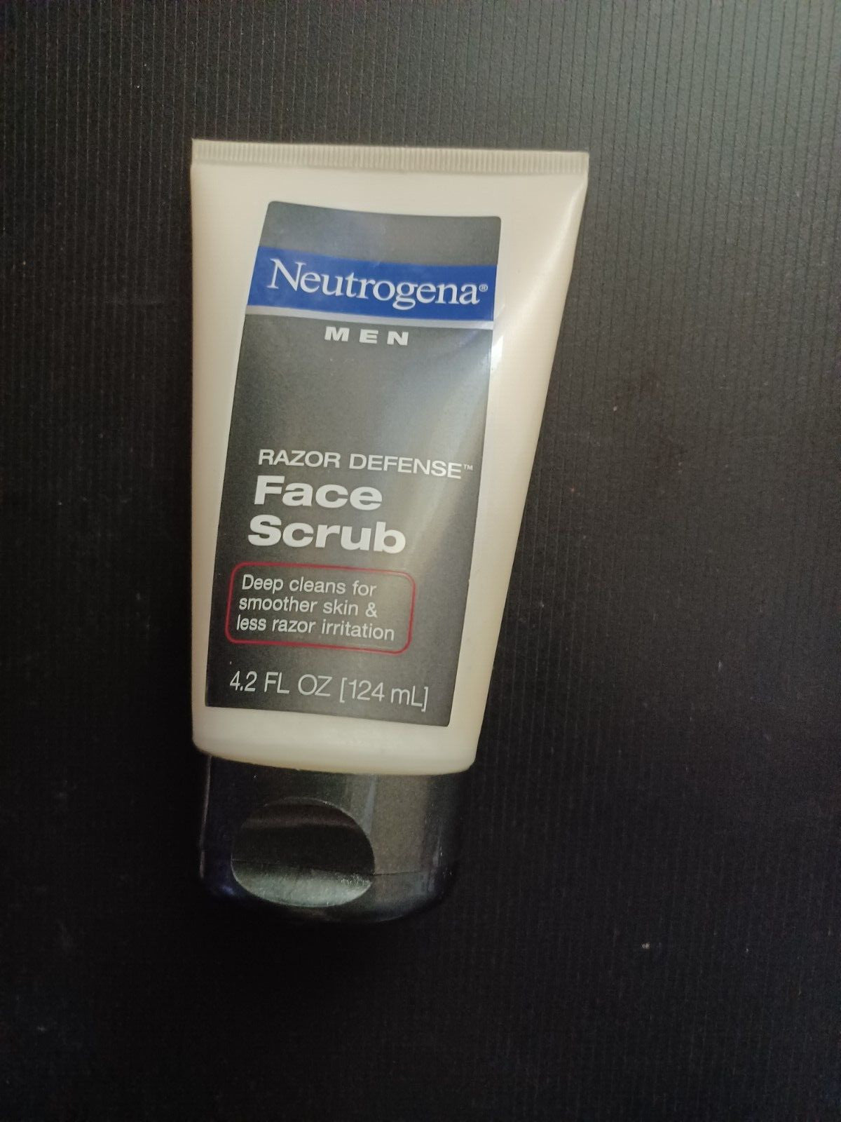 Neutrogena Men Razor Defense Face Scrub, Oil Free, Dye 4.2 fl oz