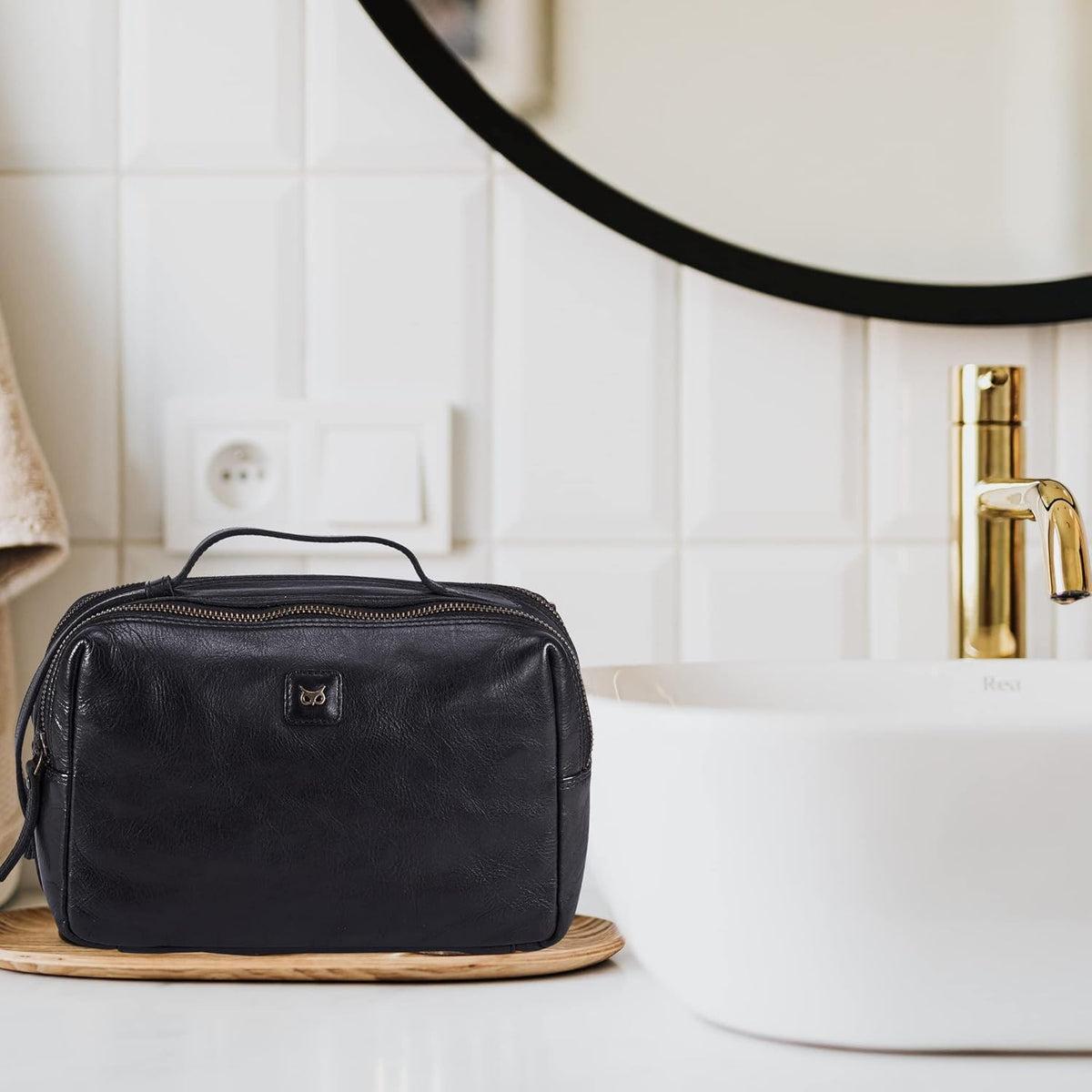 Real Leather Toiletry Bag Dopp Kit for Men Women Travel Organizer