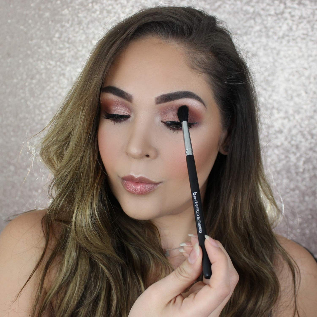 Pro Tapered Blending Eyeshadow Brush for Flawless Eye Makeup