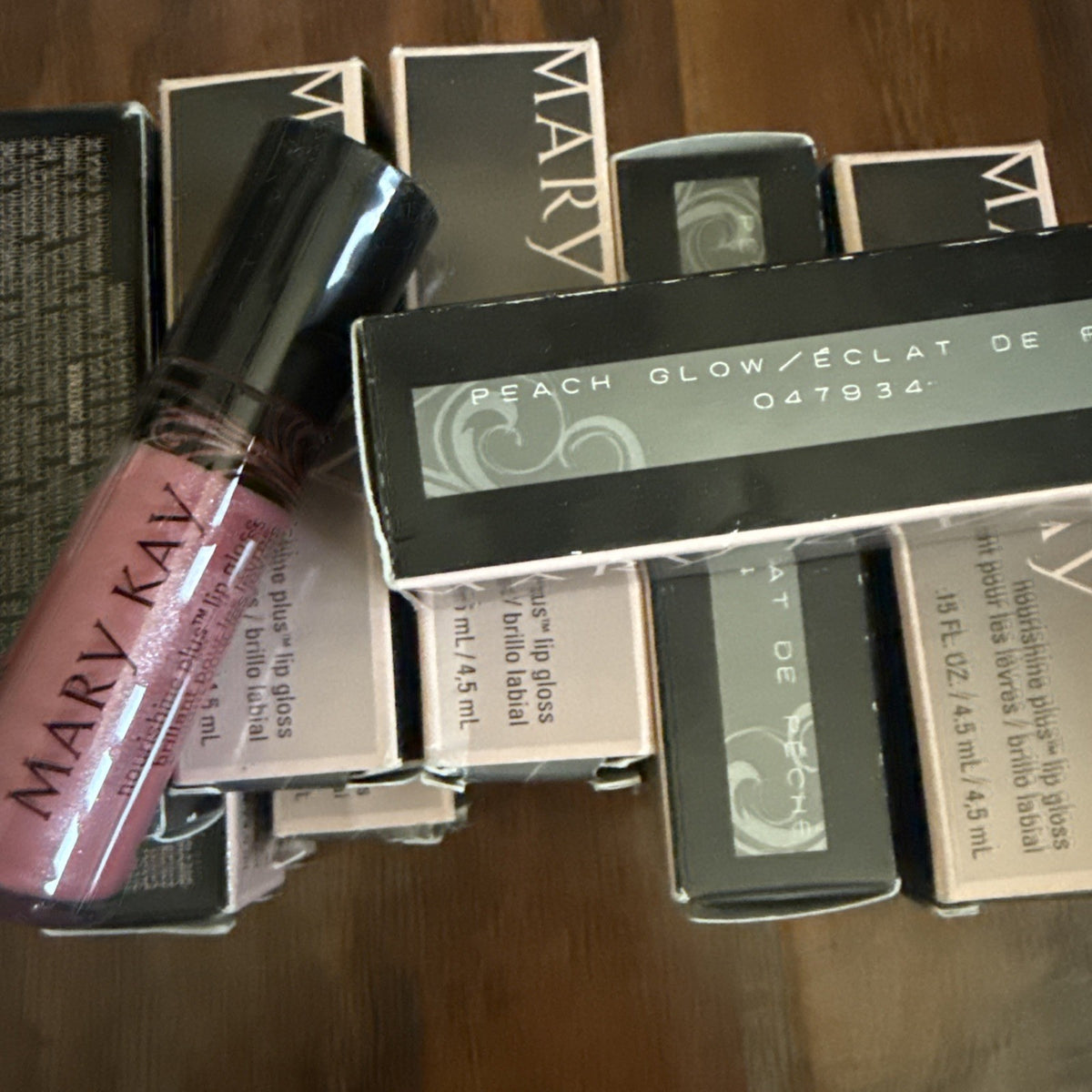 Mary Kay Nourishine Plus Lip Gloss Peach Glow Full Size – Hydrating Lip Makeup