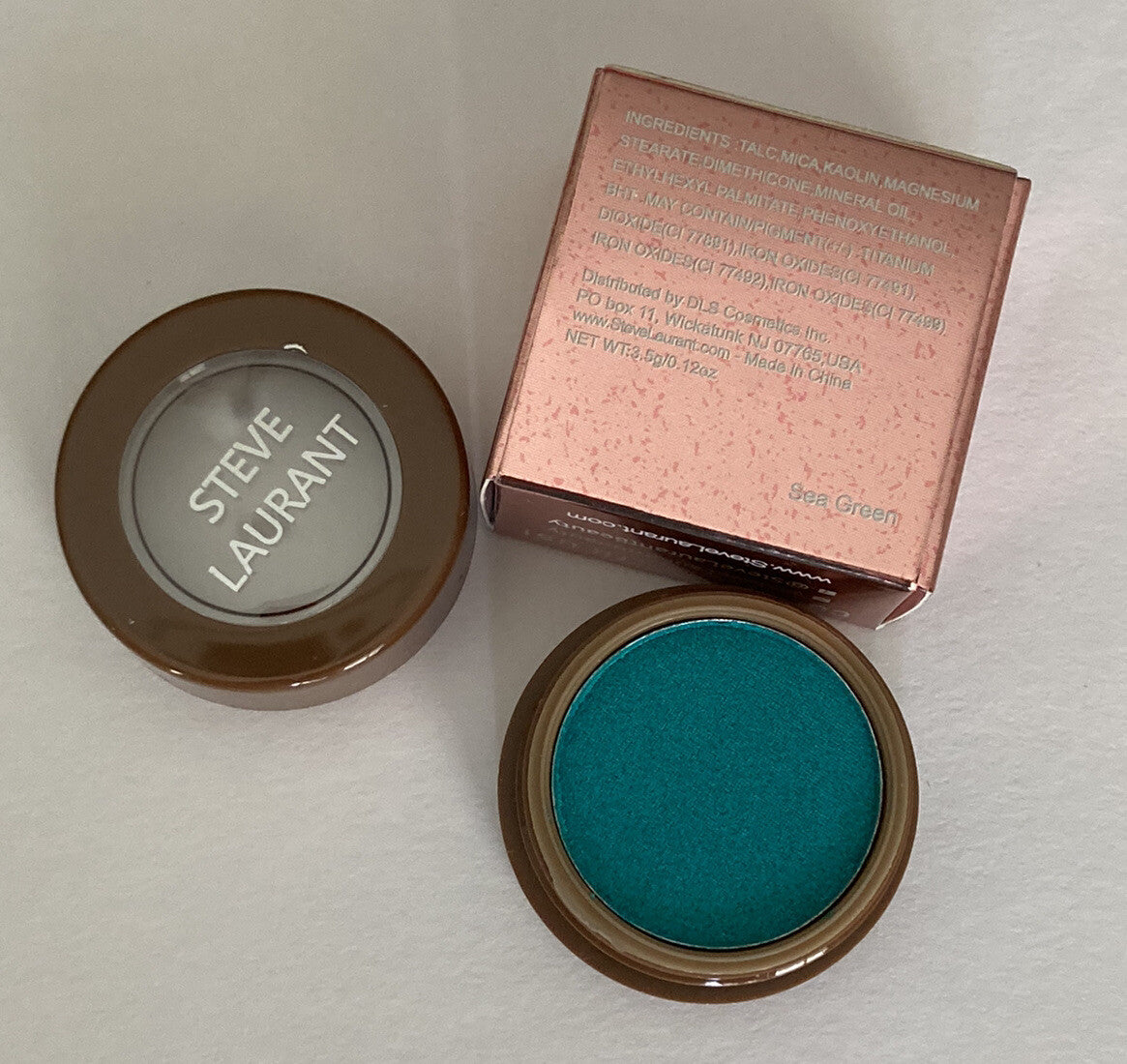 Sea Green Eyeshadow - Vibrant Eye Makeup for a Bold Look