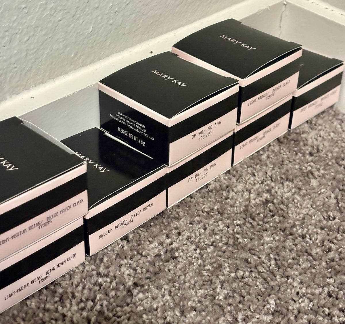 Loose Powder Foundation - Custom Shade Selection for Flawless Finish