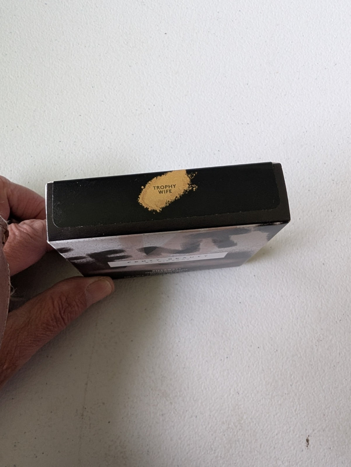 Fenty Beauty Killawatt Freestyle Highlighter Trophy Wife 0.28 oz Long-Wear Makeup