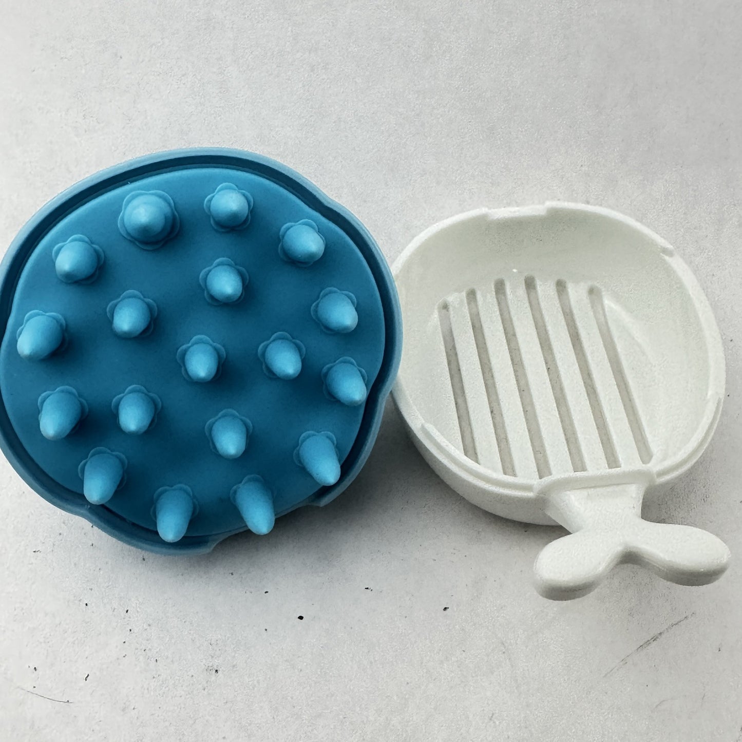 Whale-Shaped Scalp Massage Brush Silicone Shampoo Brush for Hair Growth