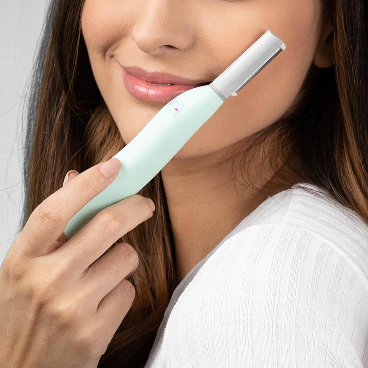 Women’s Dermaplane Razor for Painless Facial Exfoliation & Peach Fuzz Removal