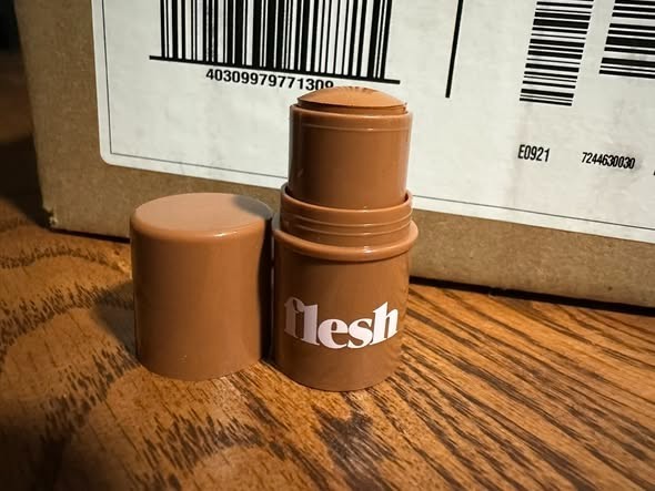 Flesh Beauty Thickstick Foundation - Nutmeg, Medium Coverage, Dewy Finish