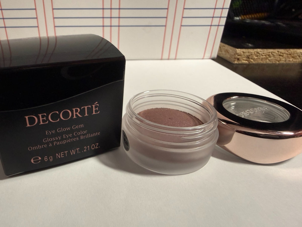Cosme Decorte Eye Glow Gem Glossy Eyeshadow PU 100 Weping Wisteria 0.21 oz