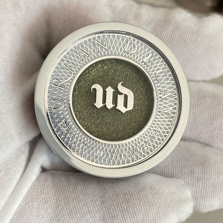 Urban Decay Eyeshadow Palette - Multiple Shades in Velvety Finish, 0.05oz