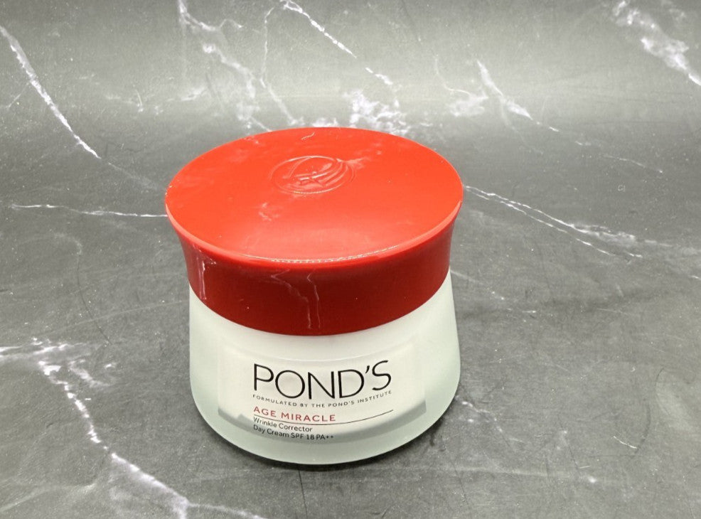 Pond's Age Miracle Wrinkle Corrector Day Cream SPF 18 PA++ - 2 x 50g