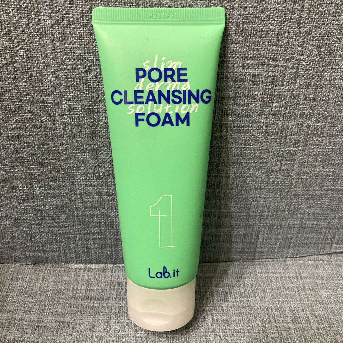 Lab It Pore Cleansing Foam 100ml Moisturizing Facial Wash for Clear Skin