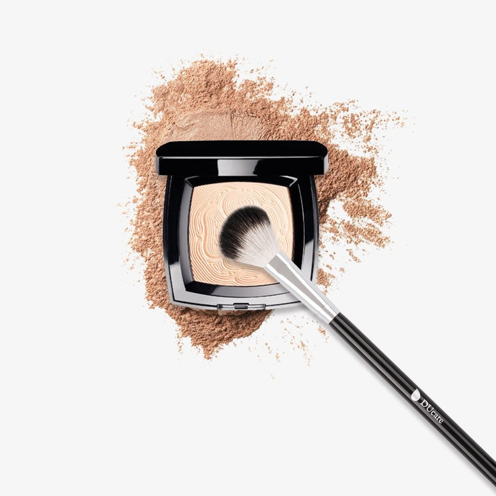 Highlighter Makeup Brush - Soft Goat Hair Blending and Precision Face Brush