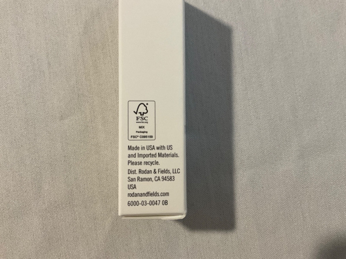 Lip Plumping Oil SPF 28 Sunscreen - Coral, 0.17 fl oz