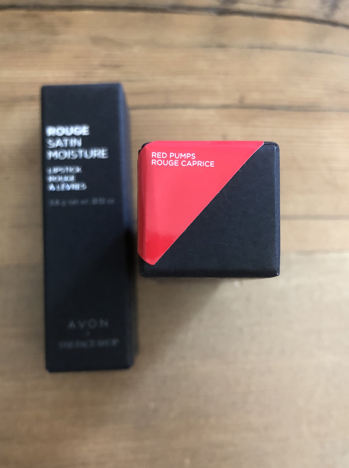 Avon Satin Moisture Lipstick - Red Pumps Lip Softening & Hydrating x 2