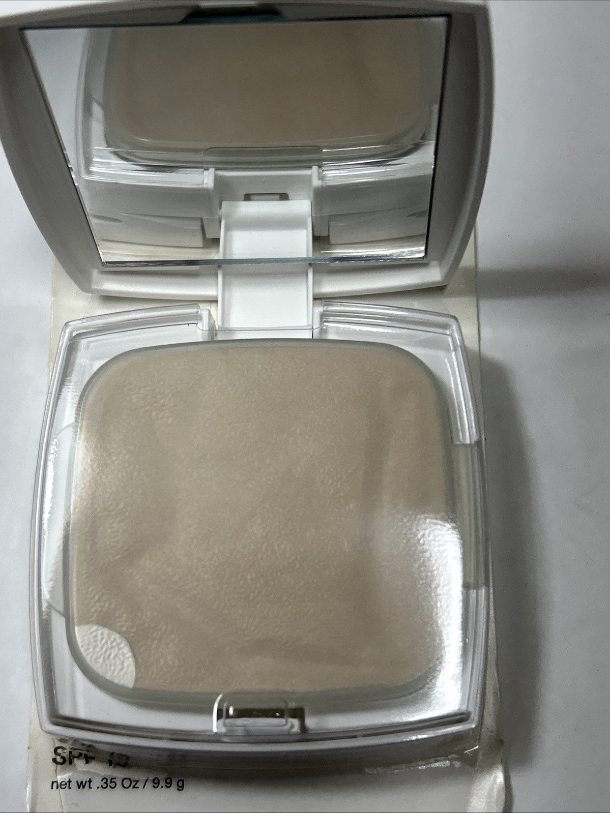 Almay Line Smoothing Compact Makeup SPF 15 - 240 Beige, 0.35 oz, New