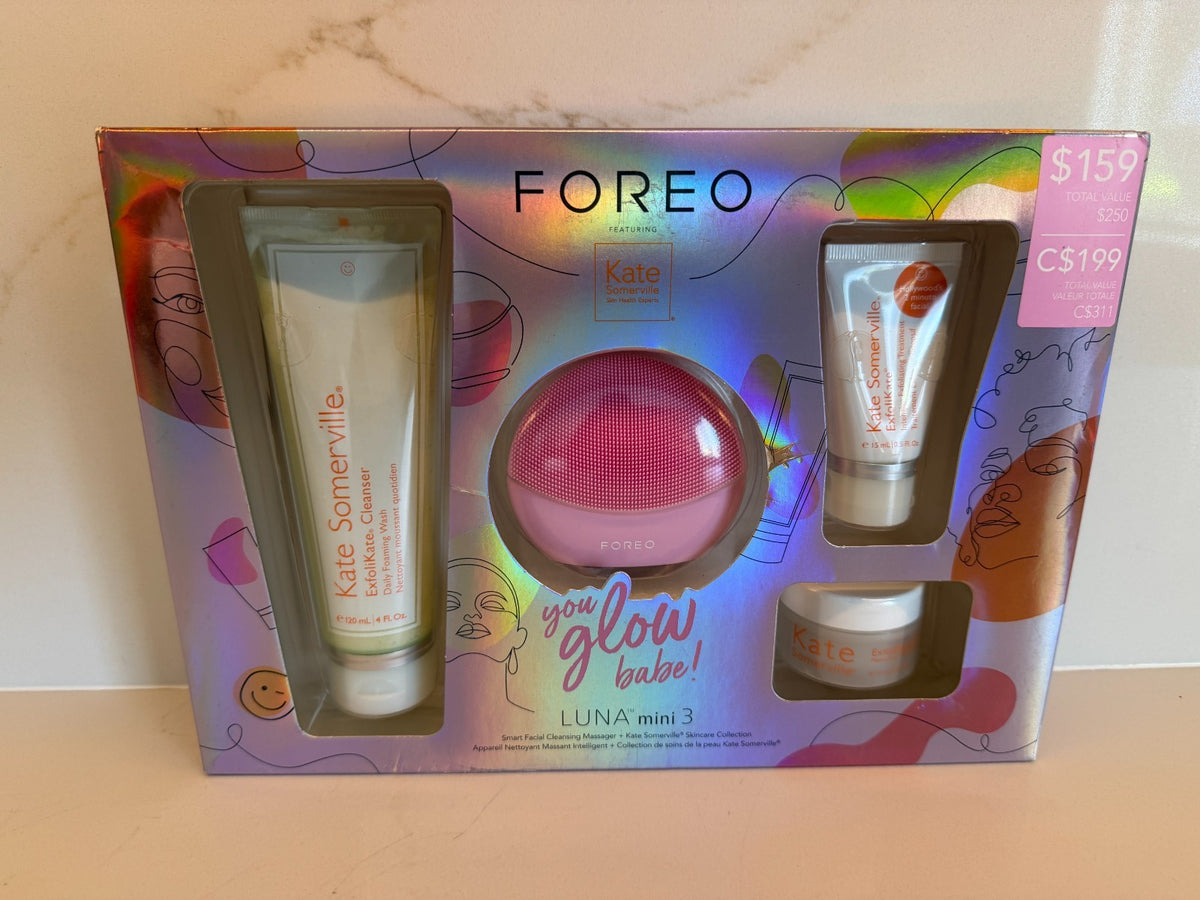 Foreo Luna Mini 3 Pink Skincare Device & Gift Set for Face Cleansing