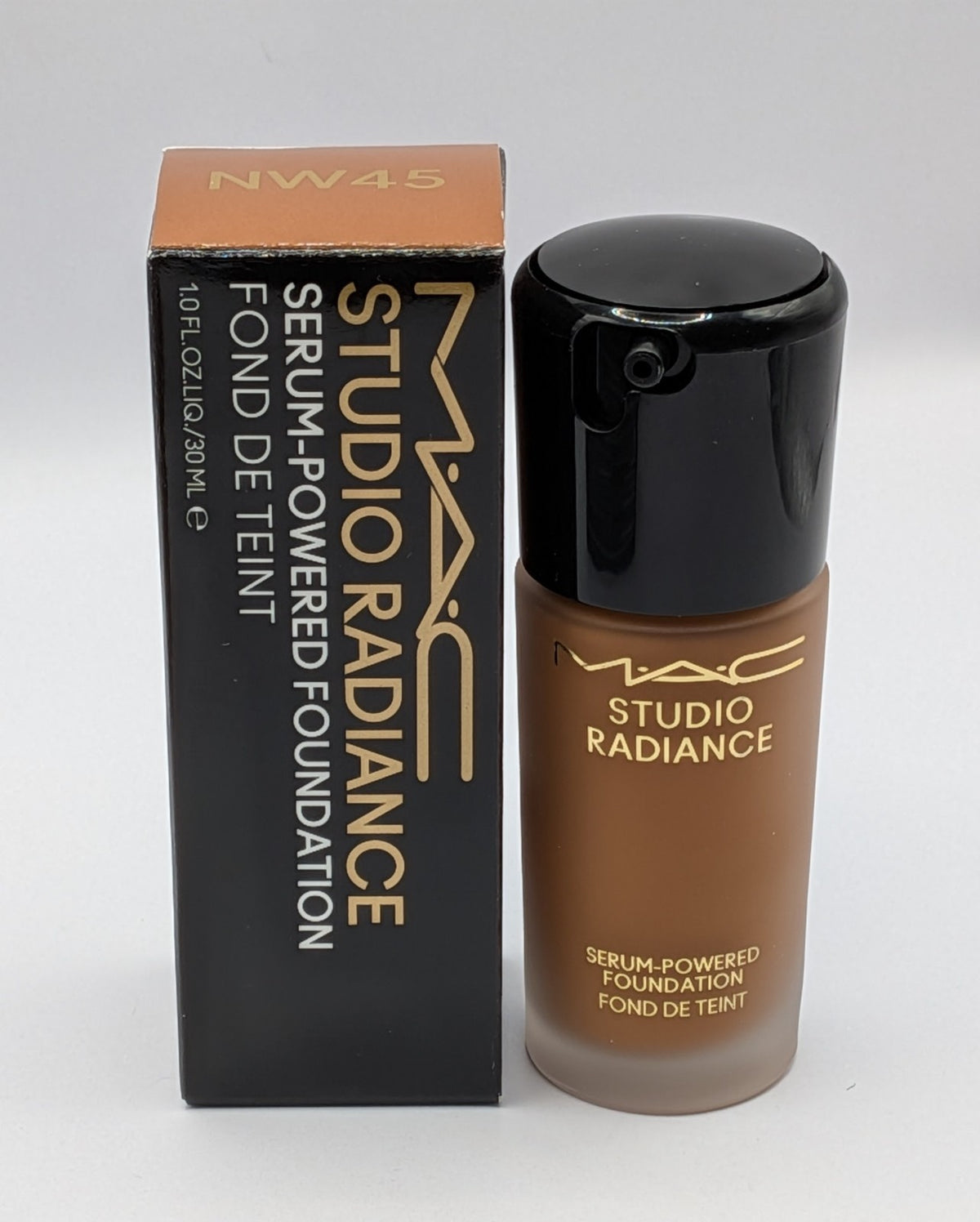 MAC NW45 Studio Radiance Serum Powered Foundation - Flawless Face Makeup