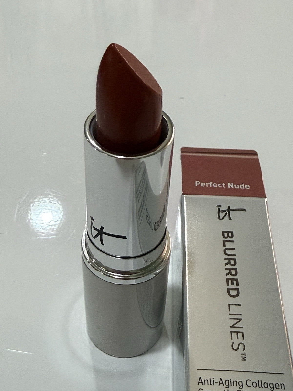 It Cosmetics Blurred Lines Lipstick in Perfect Nude 0.11 oz - New