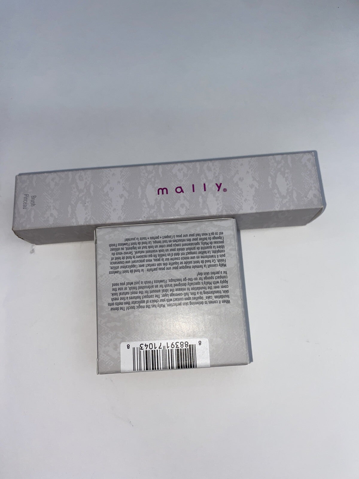 Foundation with Brush - Medium Shade Flawless Finish Transforming Effect 0.42 oz