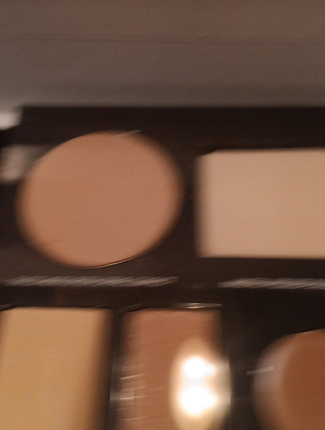 Laura Mercier Flawless Face Compact Nude Makeup Pallet - Portable