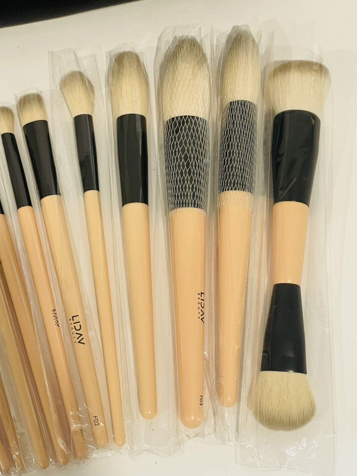 Premium Makeup Brush Set 12 Pcs with Storage Case - Professional Cosmetic Tools