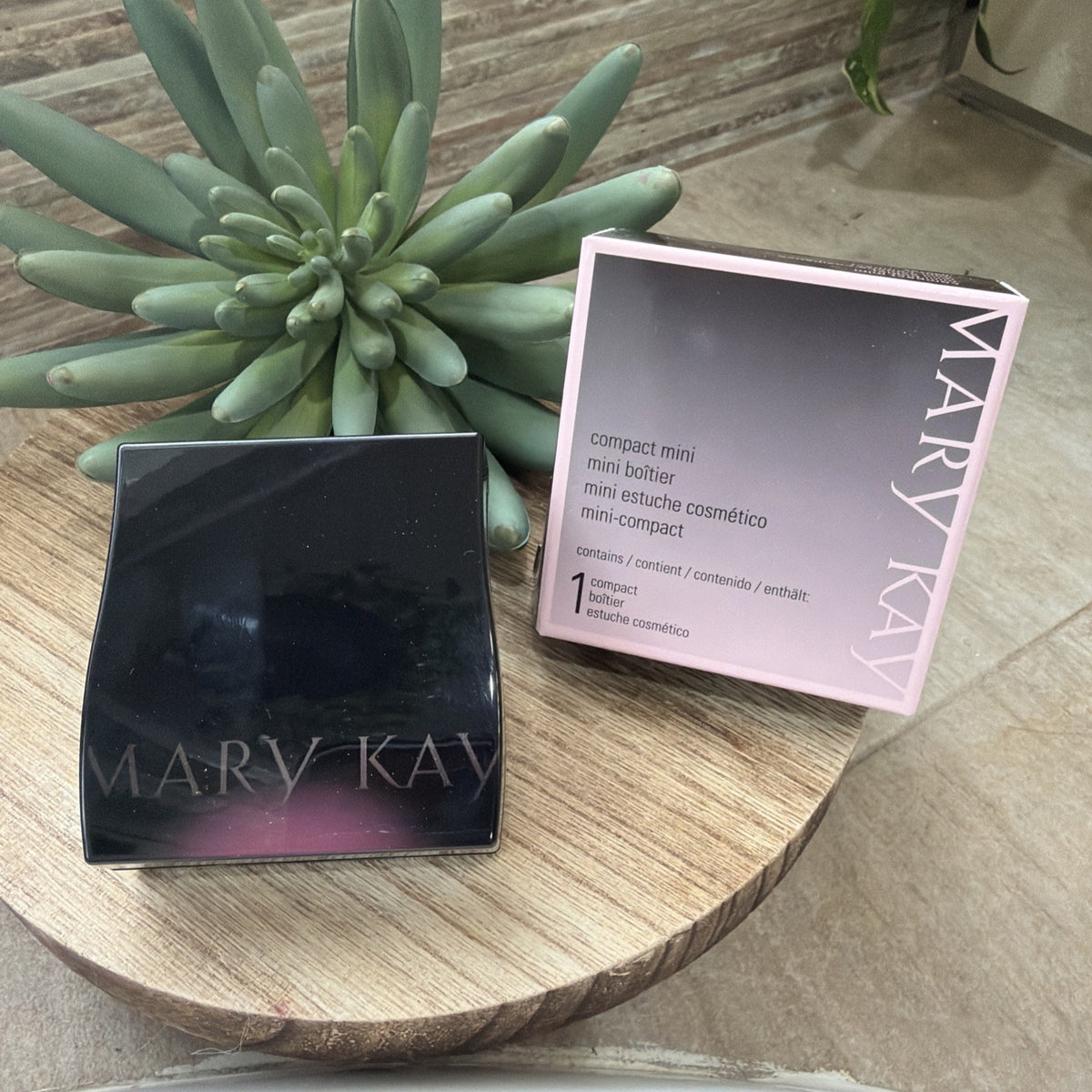 Mini Magnetic Makeup Palette with Mirror - Unfilled Compact Case