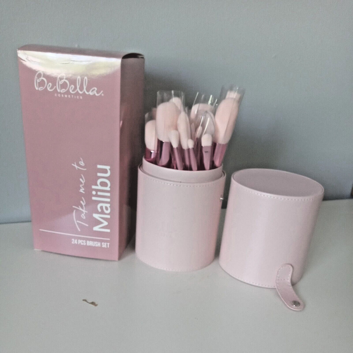 BeBella Take Me To Malibu 24-Piece Makeup Brush Set in Case - Pastel Pink