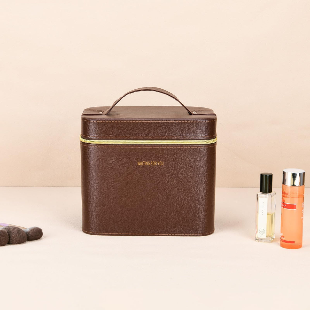 Luxury Leather Makeup Case with Mirror - Portable Brown Cosmetic Organizer