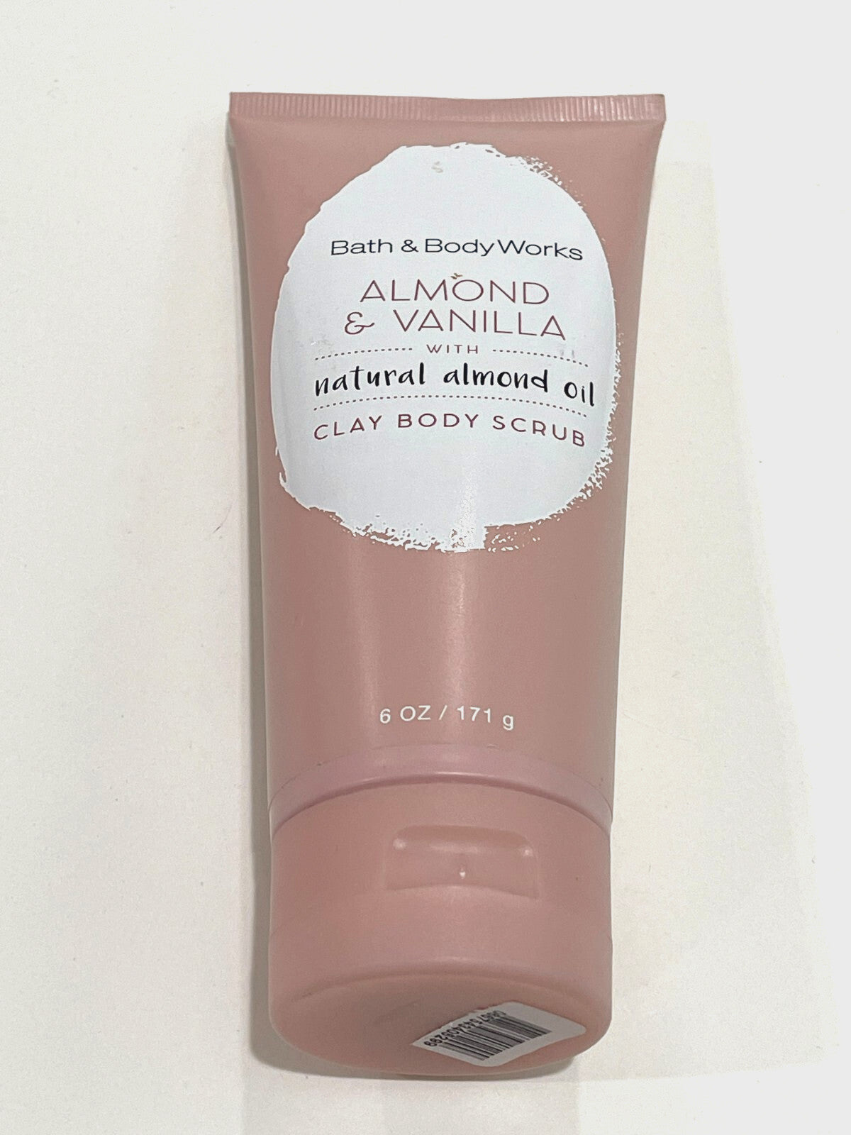 Bath & Body Works Almond Vanilla Clay Scrub 6 fl oz / 171 g