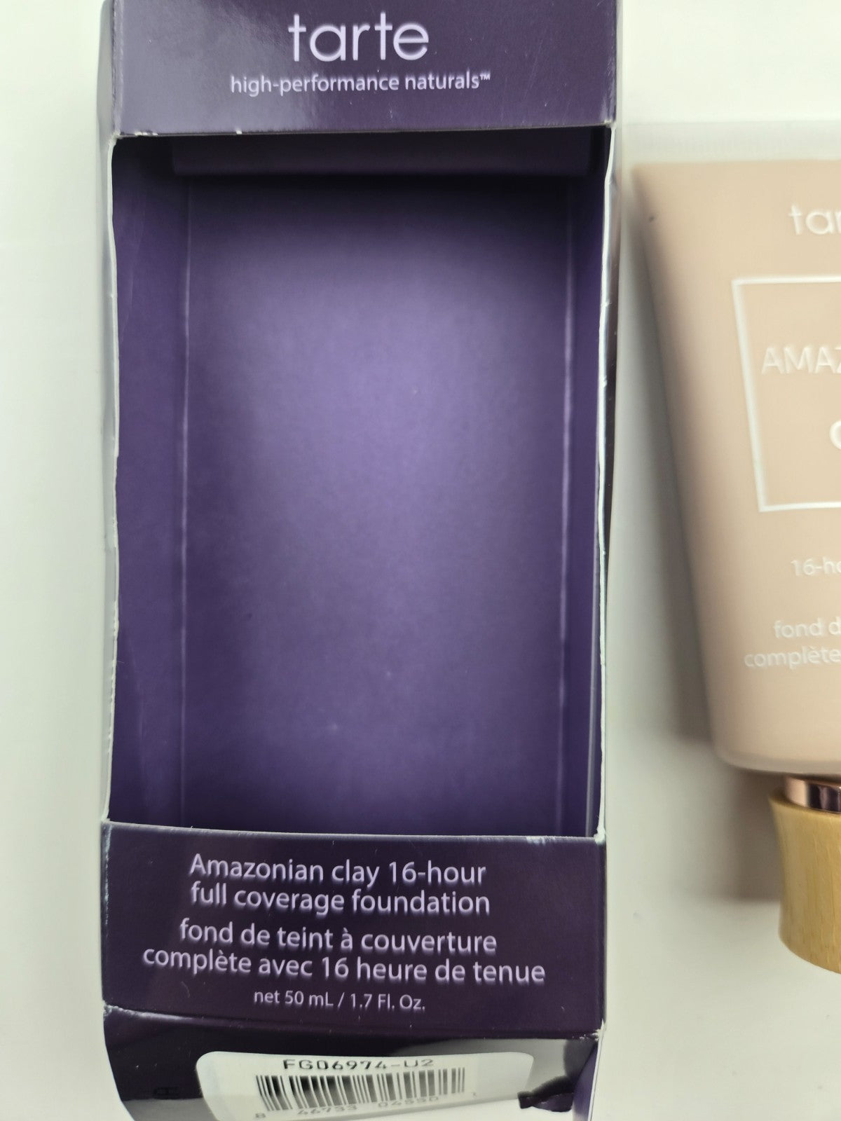Full Coverage Matte Foundation with Amazonian Clay - Light Beige 20B