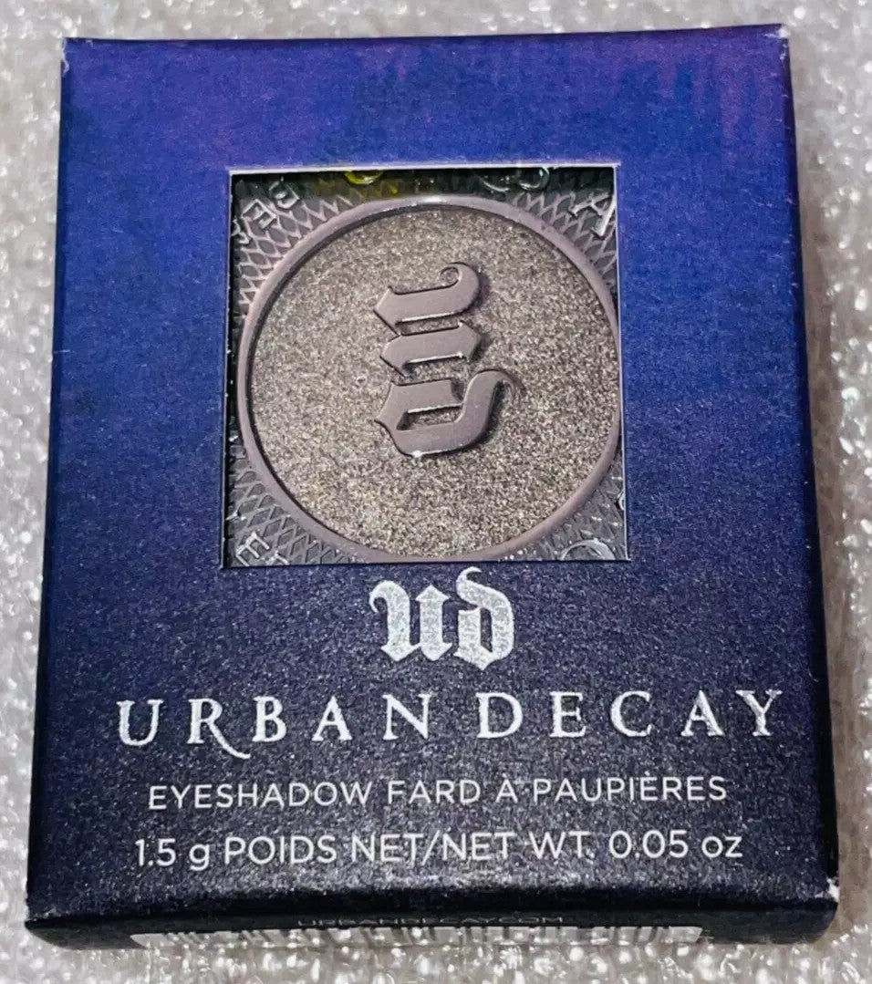 Urban Decay Eyeshadow Palette - Multiple Shades in Velvety Finish, 0.05oz