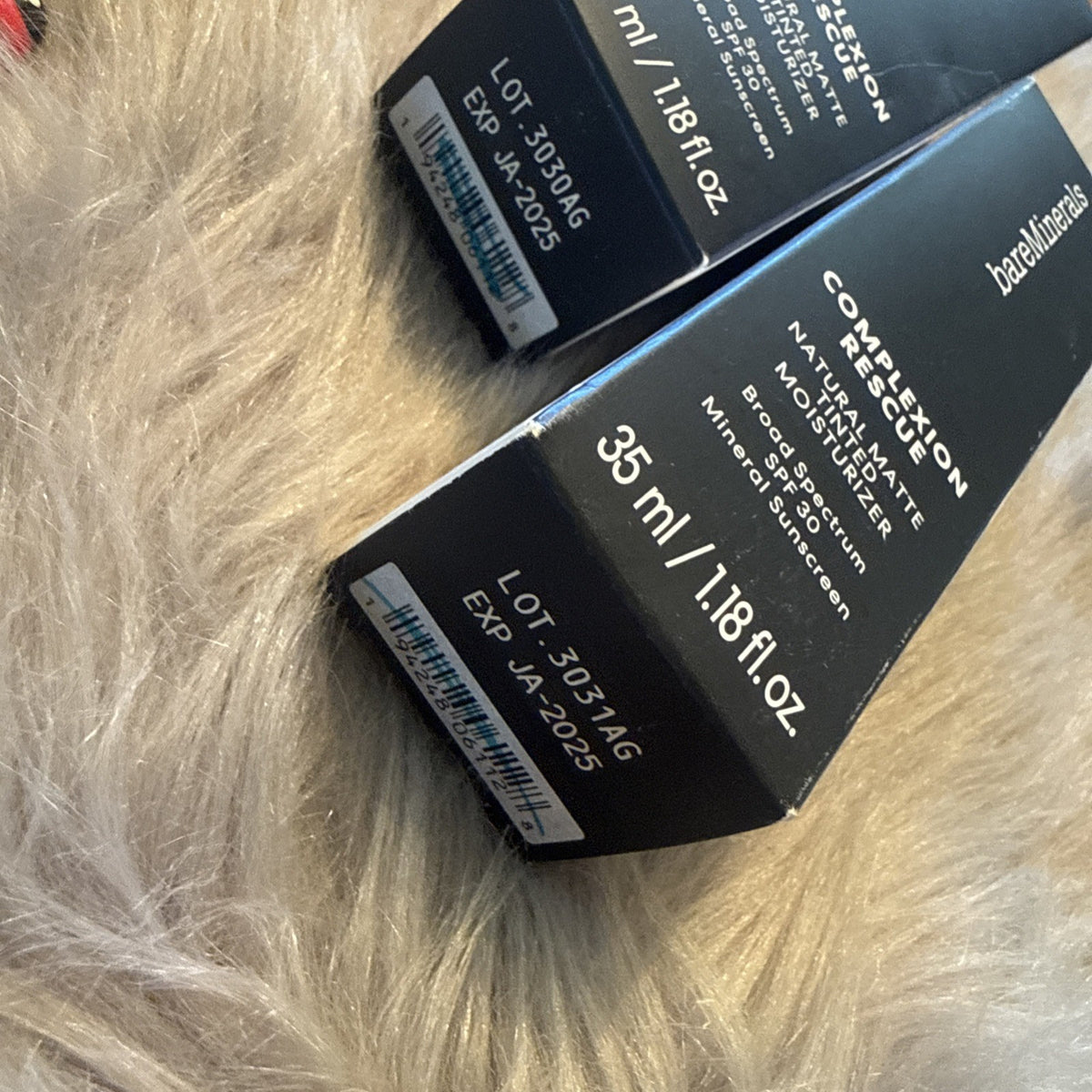 Matte Tinted Moisturizer with SPF - Complexion Rescue 11 Cedar 1.18 oz Set