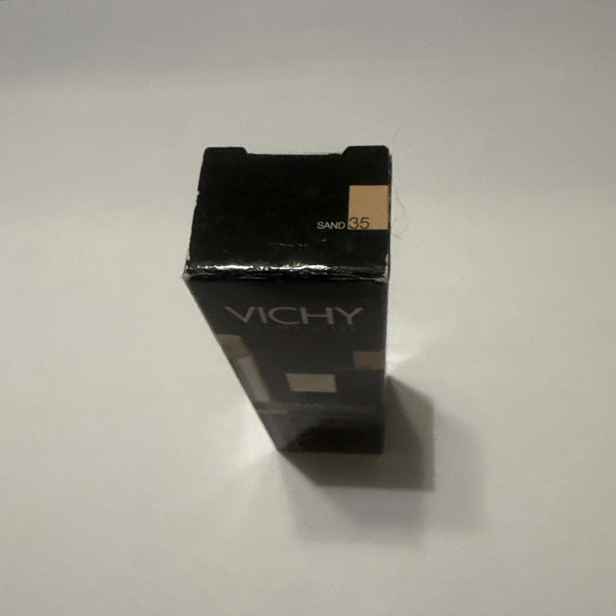 Vichy Dermafinish Corrective Stick 16HR Color Wear Sand SPF 35 - Natural Skin Tone