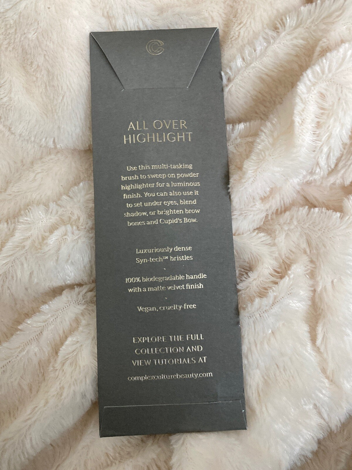 Multi-tasking All Over Highlighter Brush - Vegan Makeup Brush