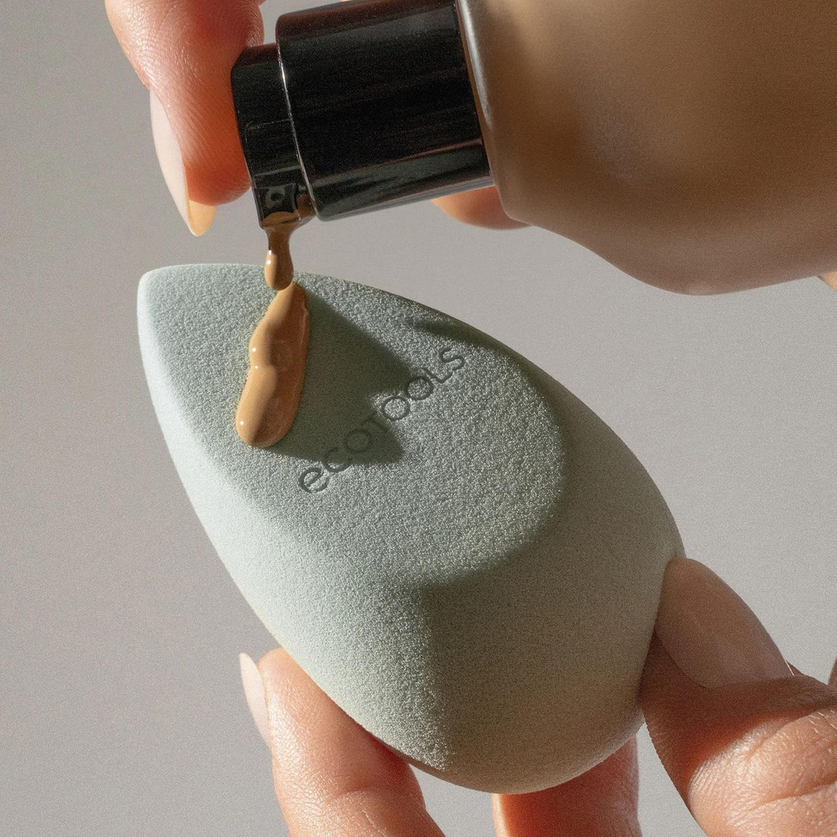 EcoTools Blurring Makeup Sponge Duo for Flawless Natural Finish