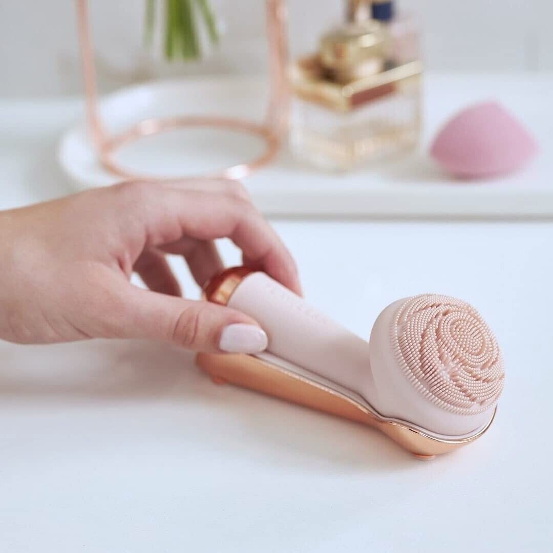 Facial Cleansing System with Massager and Silicone Head - Pink