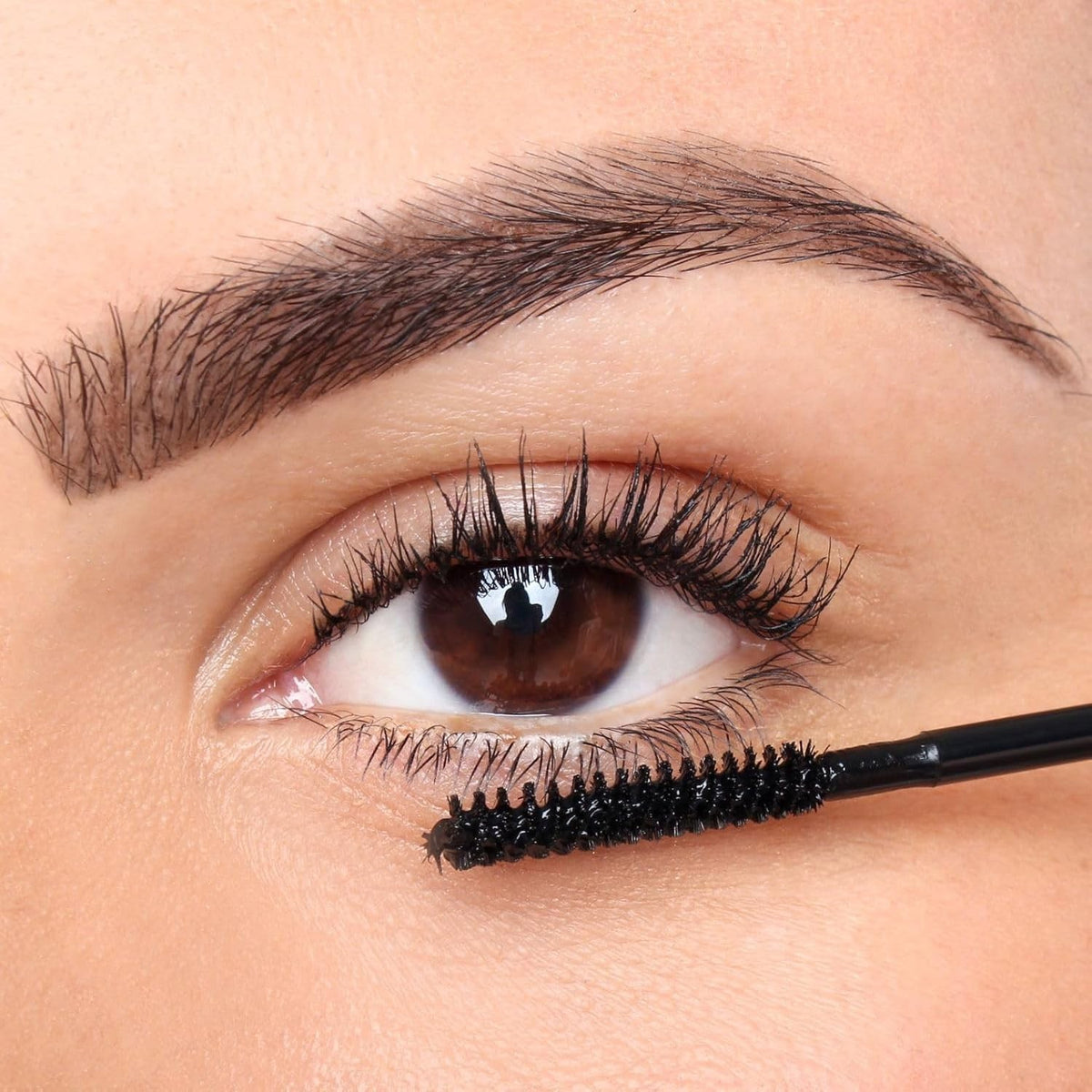 Water-Resistant Lower Lash Mascara with Slim Brush - Vitamin E & Panthenol